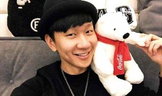 张子枫的父母是干什么的她是富二代 娱乐圈的富二代明星