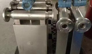 介质密度对质量流量计的测量结果有影响么 promass83科里奥利质量流量计故障：数值不停的跳动